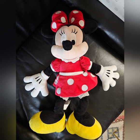 Minnie Mouse Plush 18 inch - Picture 2 of 7